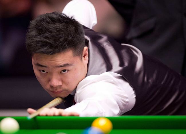 手在禁区内 手在禁区内